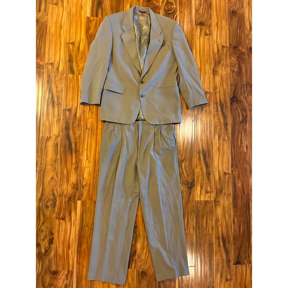 Hart Schaffner Marx Other - Hart Schaffner Marx Mens 40R Gray Wool 2 Piece Suit Pleated Pants Ariel Worsteds